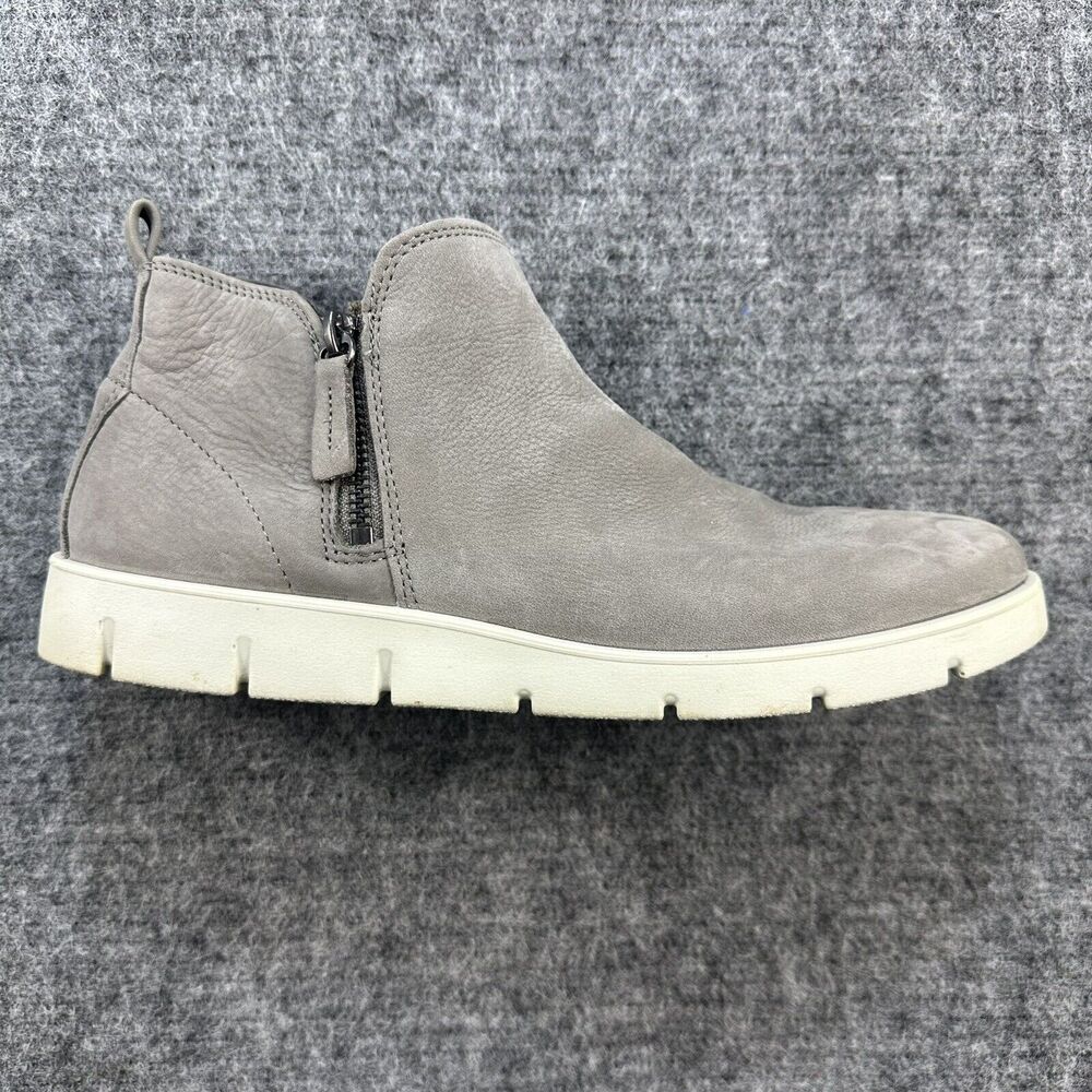 ECCO Soft 7 Shoes Women 11 Gray Nubuck Mid Top Size Zip Bootie Leather Worn once